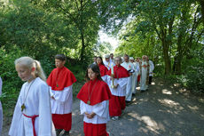 Festgottesdienst zum 1.000 Todestag des Heiligen Heimerads auf dem Hasunger Berg (Foto: Karl-Franz Thiede) Festgottesdienst zum 1.000 Todestag des Heiligen Heimerads auf dem Hasunger Berg (Foto: Karl-Franz Thiede)